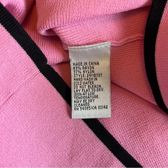 Vintage Pink Boxy Blouse with Black Accents - Picture 6 of 7